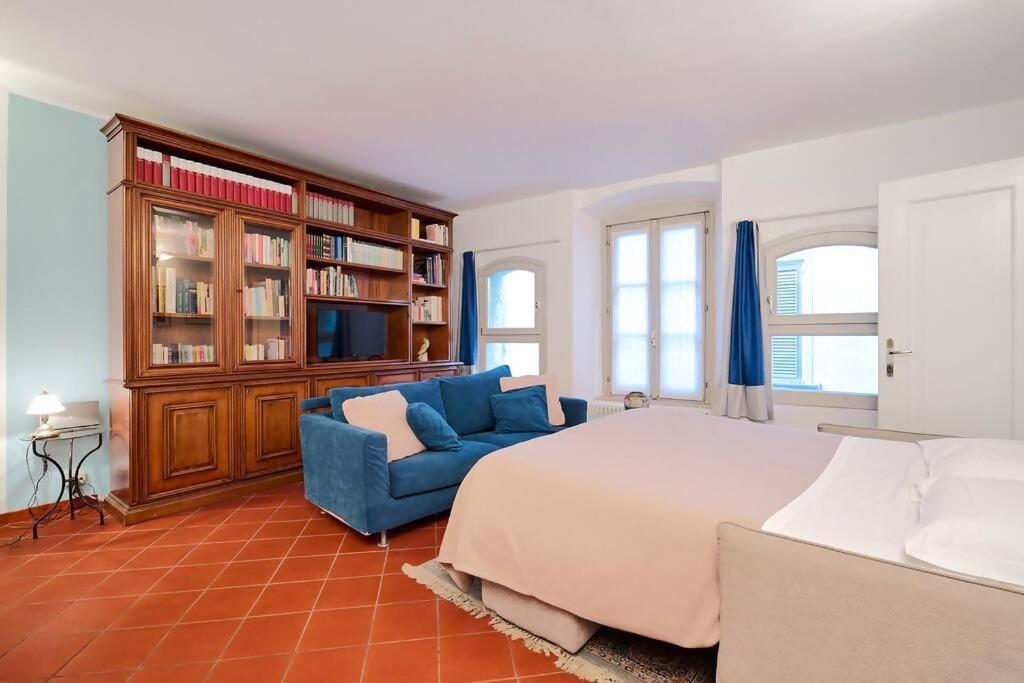 Il Salotto Sul Gombito Apartment *