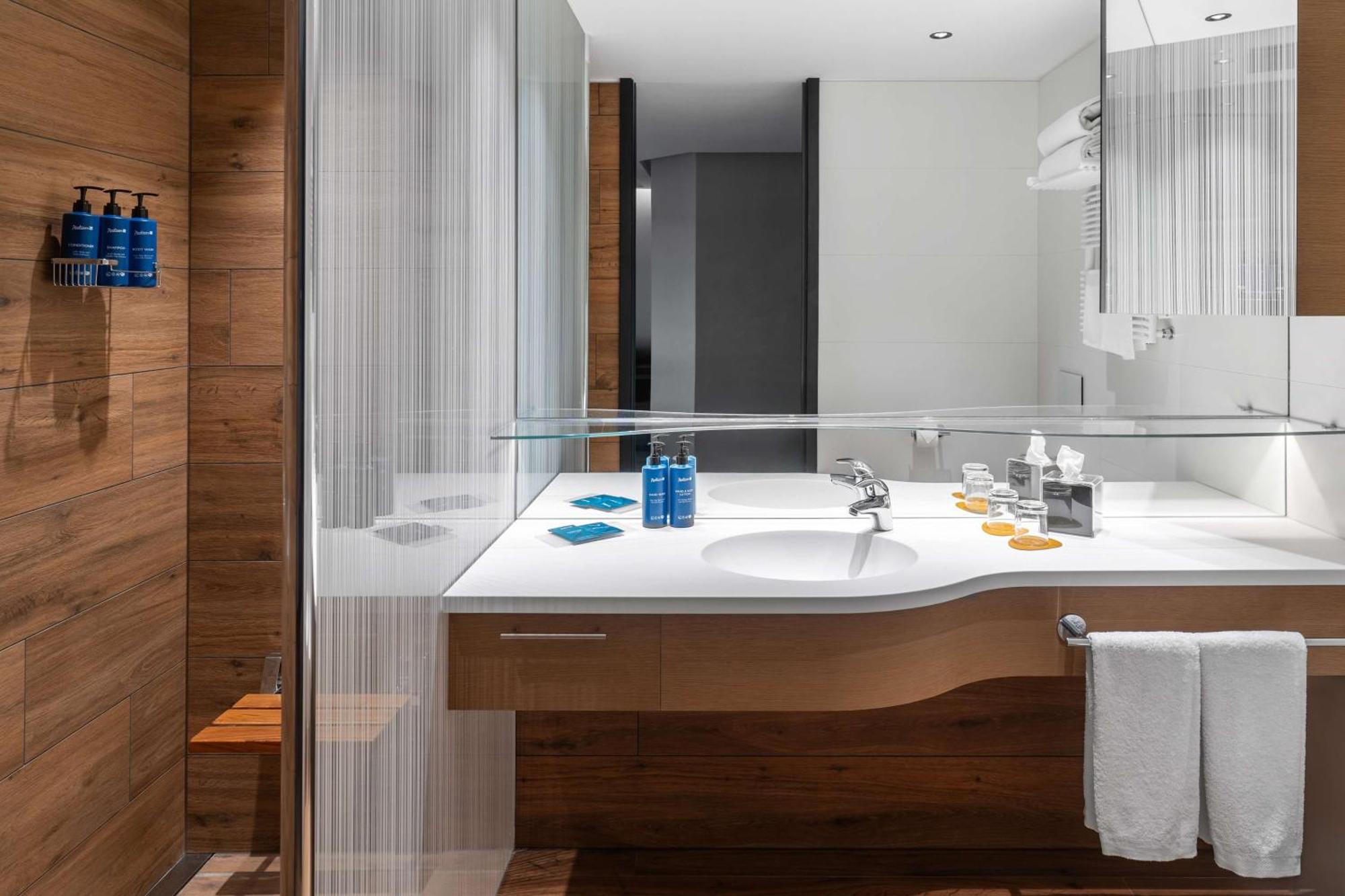 Hotel Radisson Blu Hotel, Choruslife 4*
