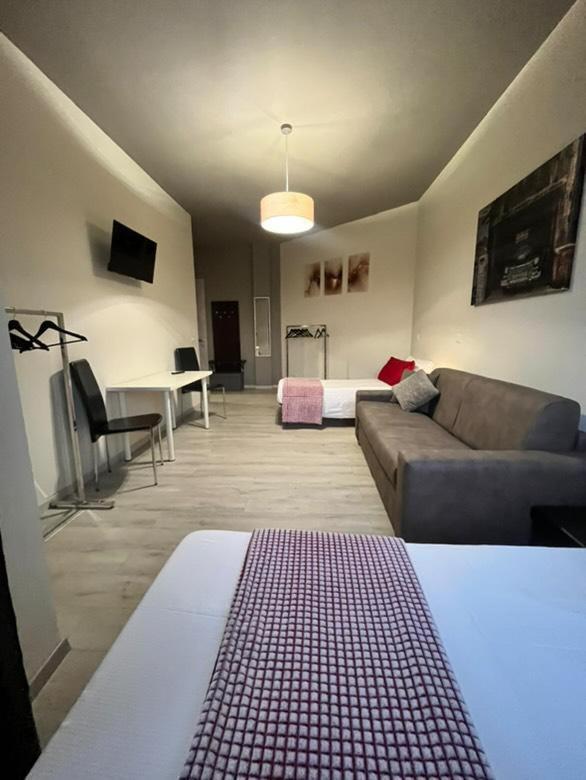 Sleep & Fly Bgy Airport-station-center Apartment