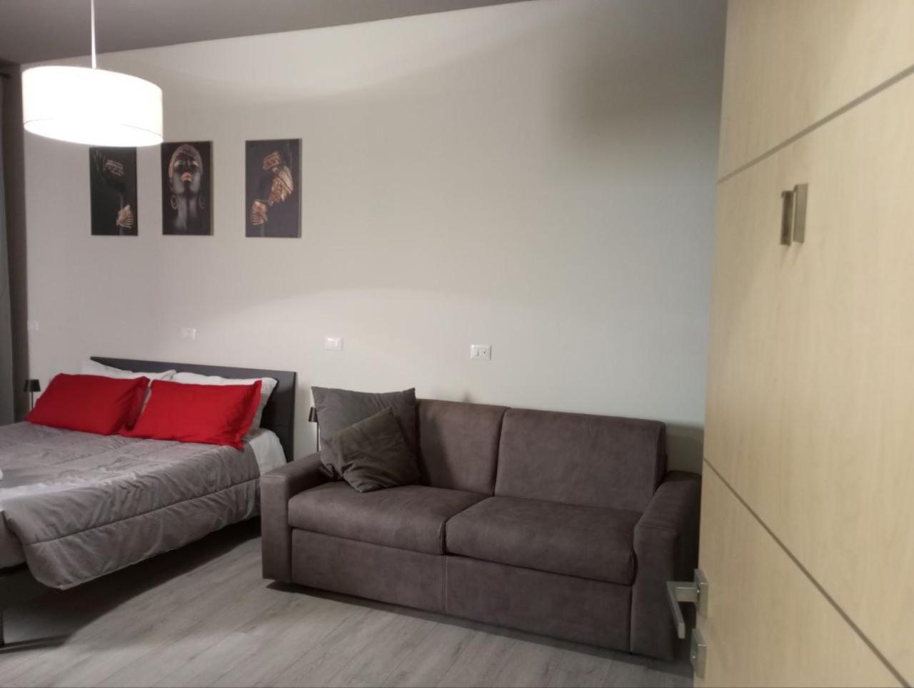 Sleep & Fly Bgy Airport-station-center *