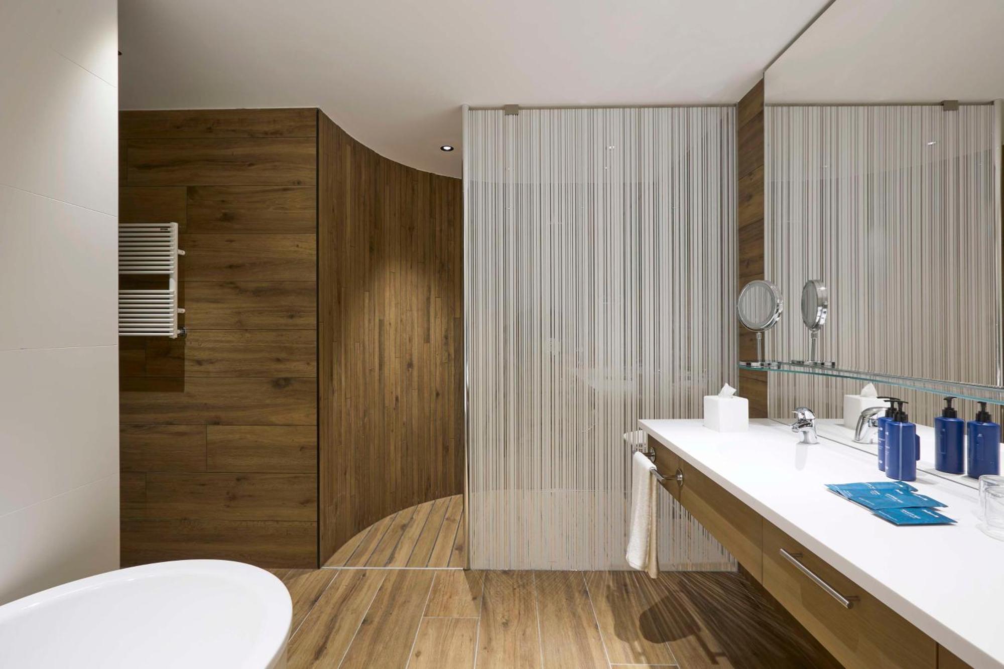 Radisson Blu Hotel, Choruslife 4* Bergamo