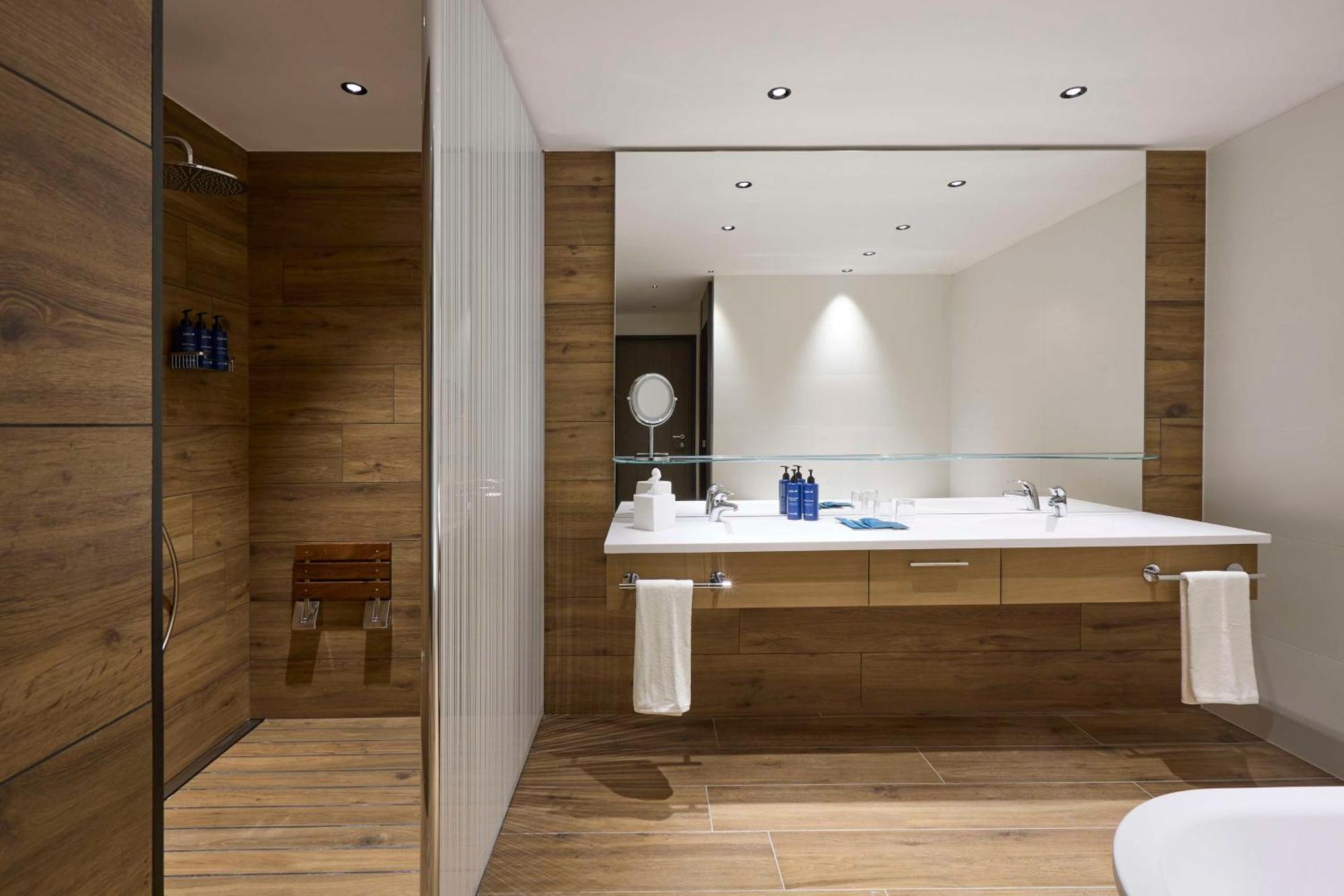 Radisson Blu Hotel, Choruslife Hotel
