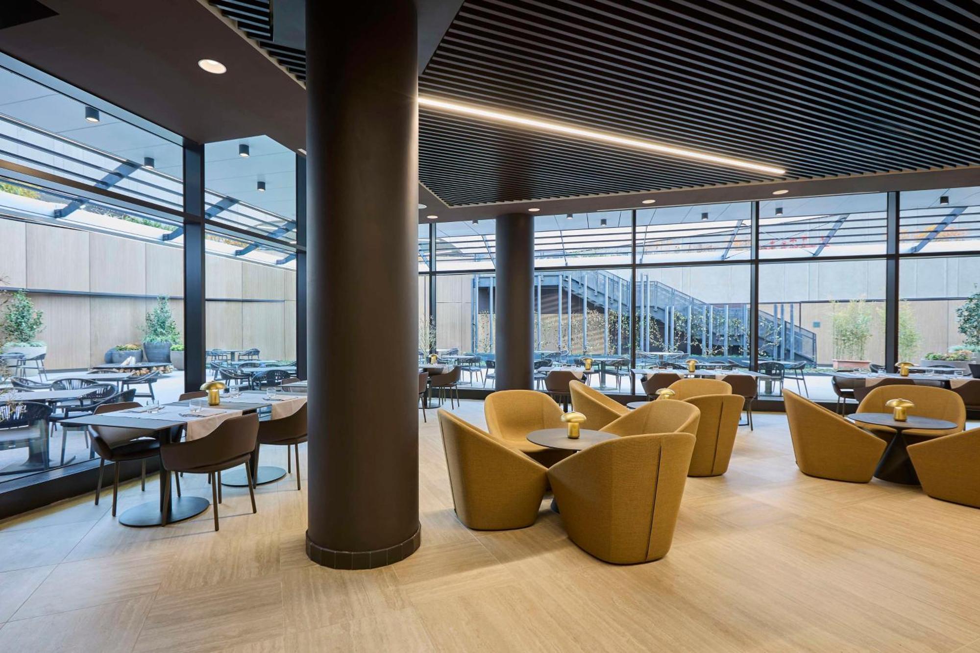 Radisson Blu Hotel, Choruslife