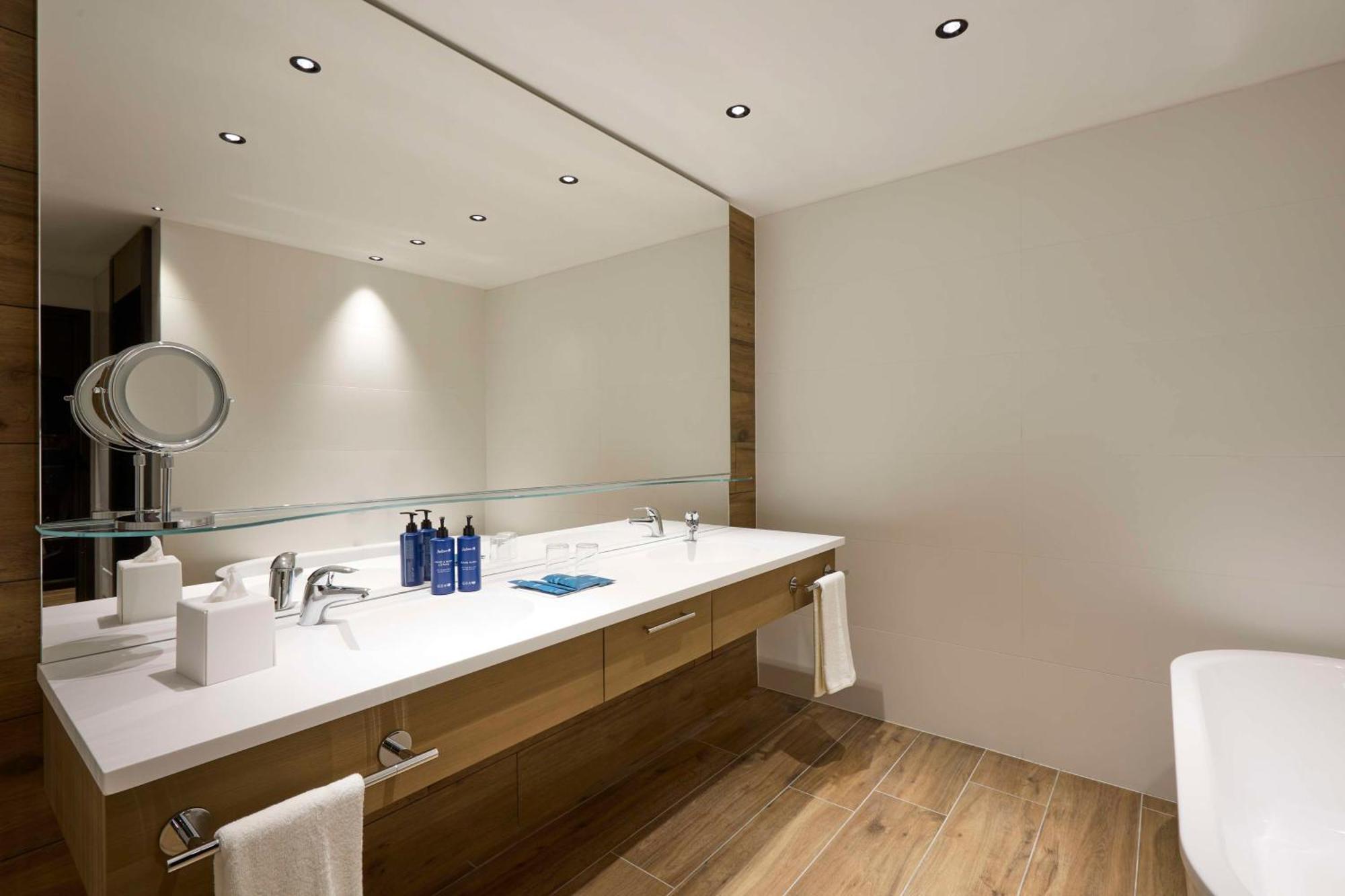 Radisson Blu Hotel, Choruslife Hotel 4*