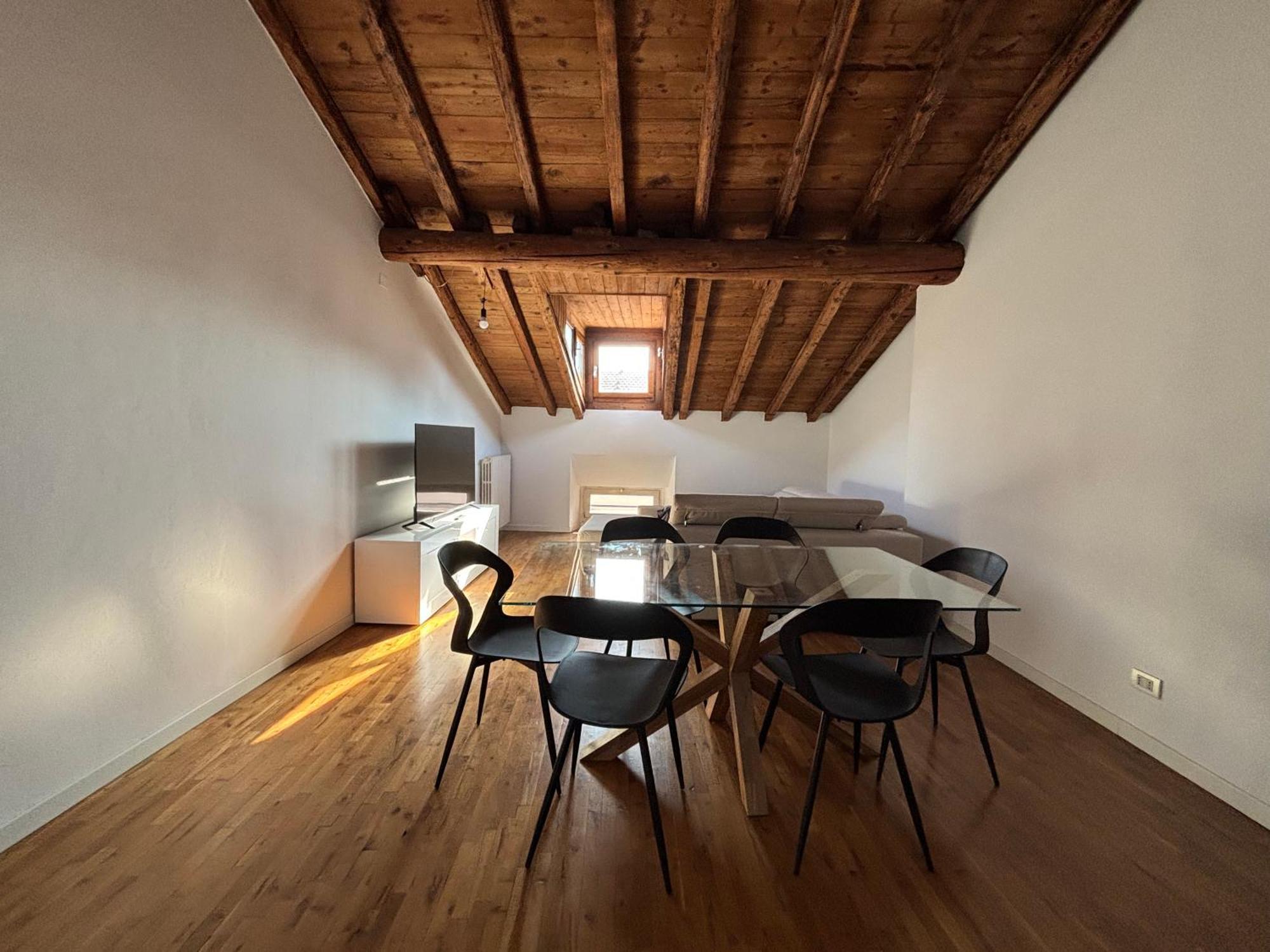 Căn hộ Loft Mansardato Sullo Skyline Di *