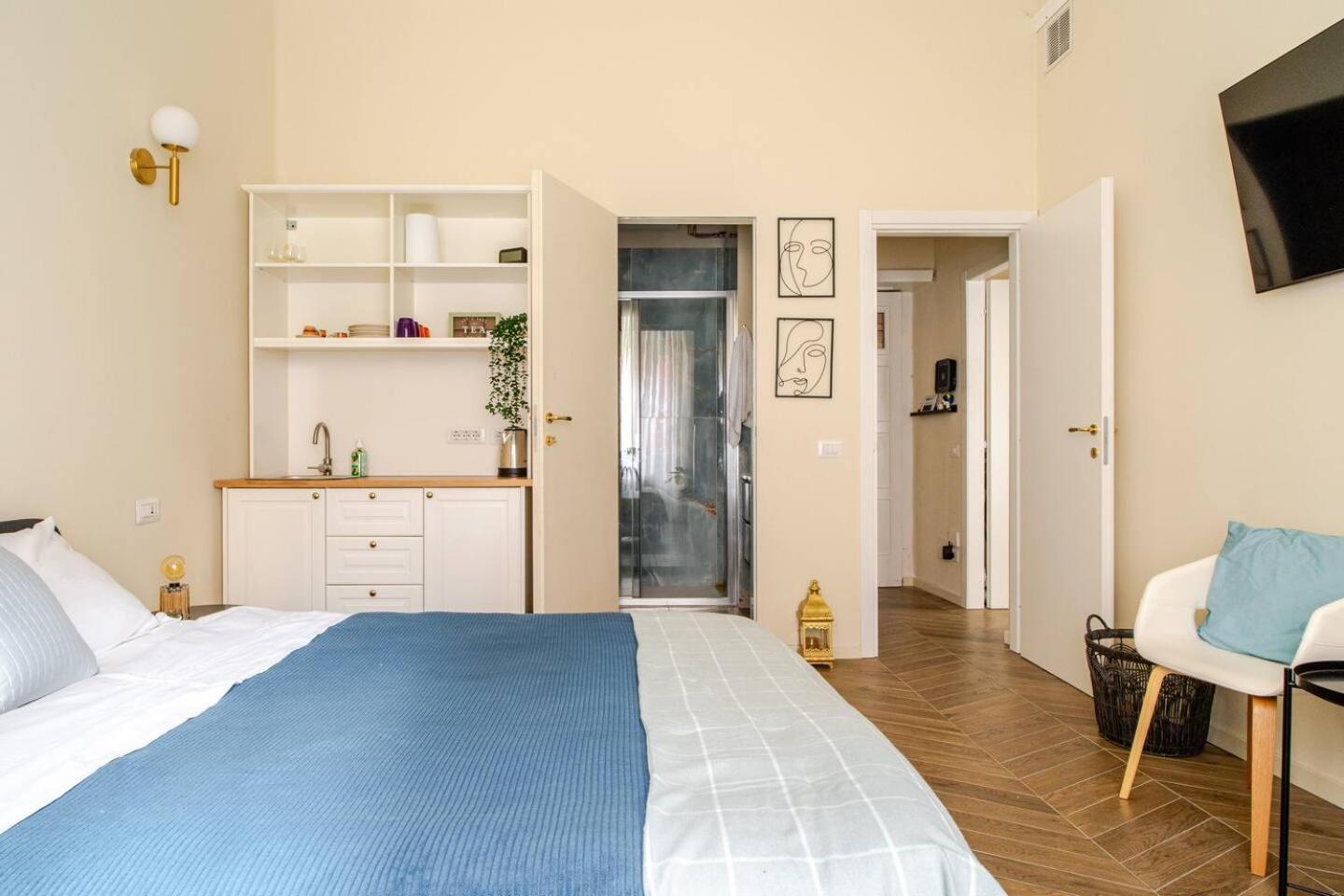 Center Guest house *