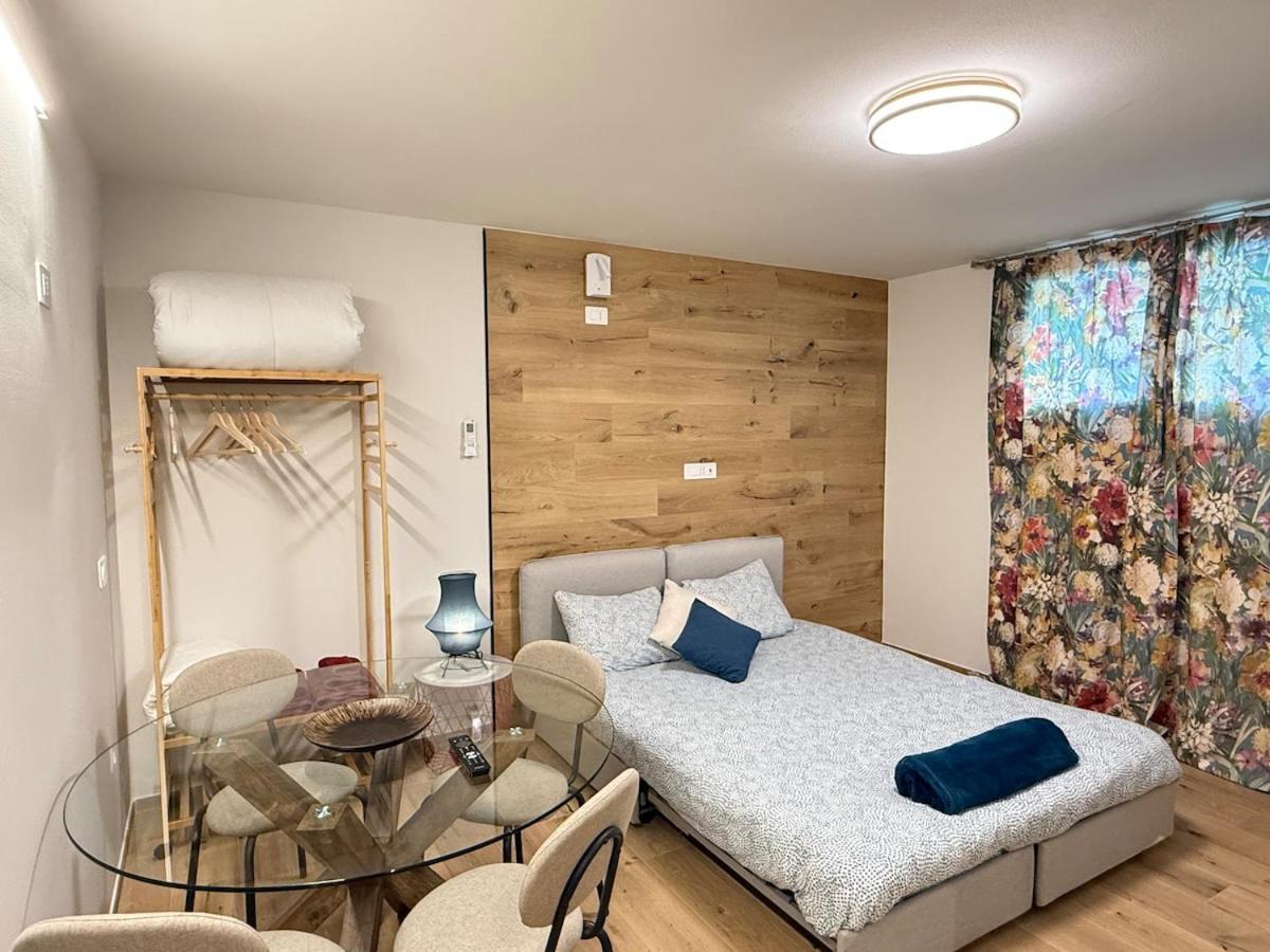 Relax In The - B - Free Netflix And Parking Căn hộ