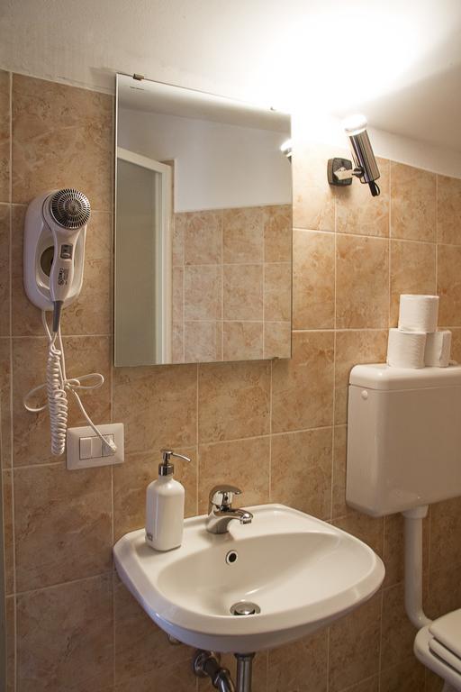Tower Acomodação com café da manhã  3*