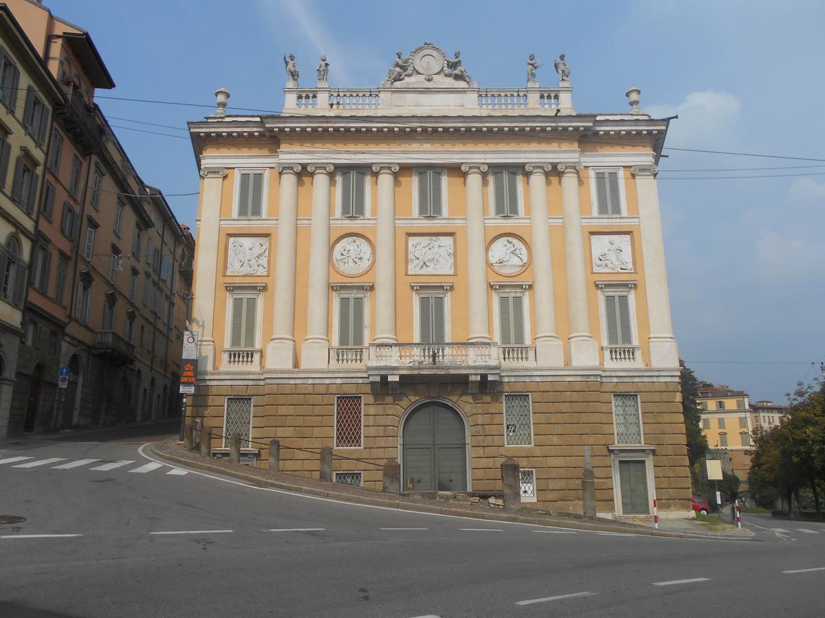 La Maison Des Artistes 2* Bergamo