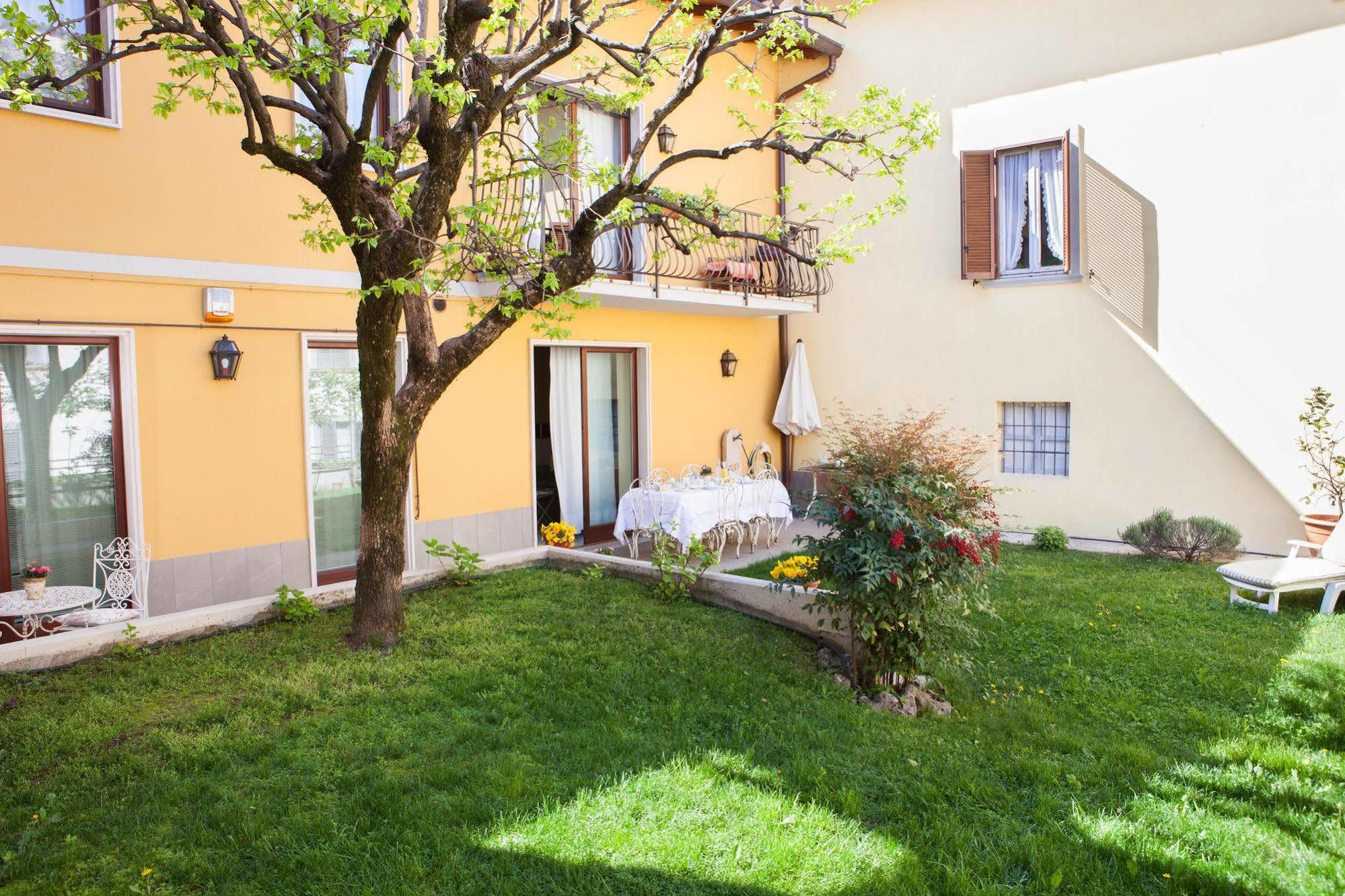 Botton D'oro Pelabrocco Bed & Breakfast 2*